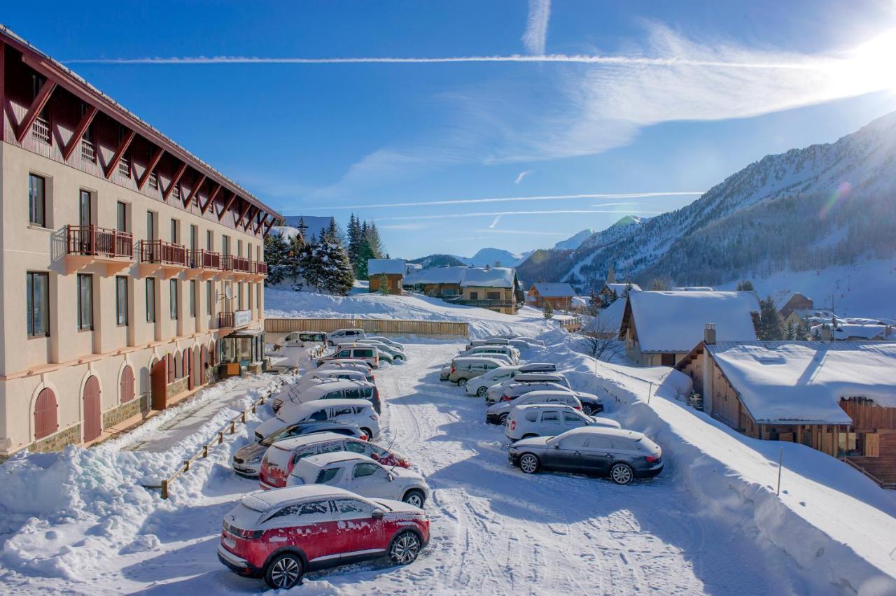Vtf Le Grand Hotel Montgenevre Exterior photo
