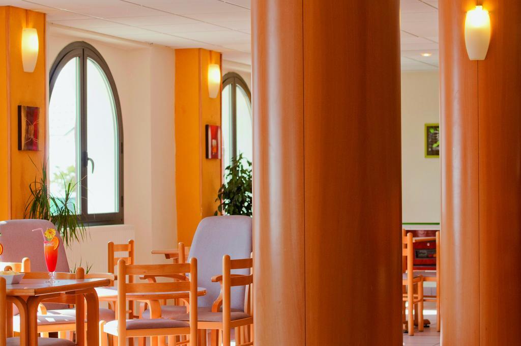 Vtf Le Grand Hotel Montgenevre Exterior photo